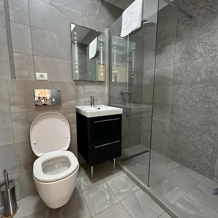 Gooapartments-building Stefan Lake Apartment Mamaia