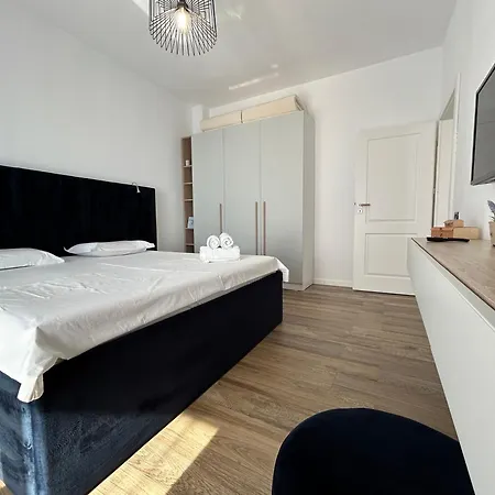 Apartment Gooapartments-building Stefan Lake