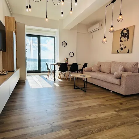 Gooapartments-building Stefan Lake Apartment Mamaia