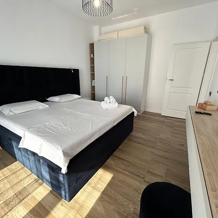 Gooapartments-building Stefan Lake Apartman